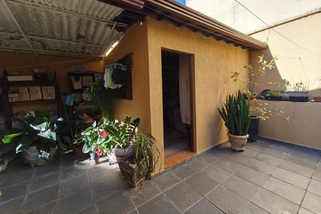 Casa à venda com 137m², 3 quartos e 4 vagasQuintal