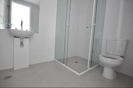 Banheiro de kitnet/studio para alugar com 1 quarto, 26m² em Tucuruvi, São Paulo