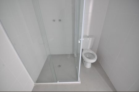 Banheiro de kitnet/studio para alugar com 1 quarto, 26m² em Tucuruvi, São Paulo
