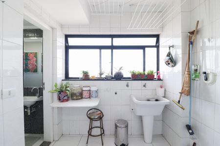 Apartamento para alugar com 90m², 2 quartos e 3 vagas Apartamento para alugar com 90m², 2 quartos e 3 vagasÁrea de Serviço e Banheiro de Serviço