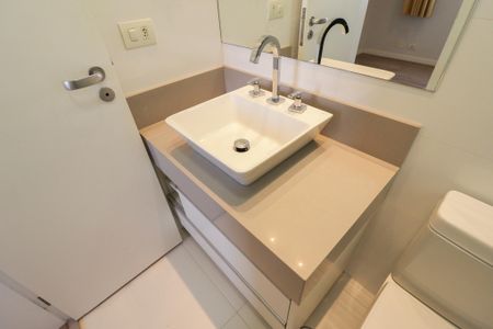 Apartamento para alugar com 90m², 2 quartos e 3 vagas Apartamento para alugar com 90m², 2 quartos e 3 vagasSuíte