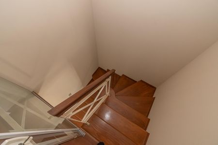 Casa de condomínio à venda com 120m², 3 quartos e 2 vagas Casa de condomínio à venda com 120m², 3 quartos e 2 vagasEscadas