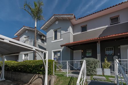 Casa de condomínio à venda com 120m², 3 quartos e 2 vagas Casa de condomínio à venda com 120m², 3 quartos e 2 vagasFachada