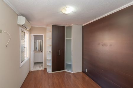 Casa de condomínio à venda com 120m², 3 quartos e 2 vagas Casa de condomínio à venda com 120m², 3 quartos e 2 vagasSuite