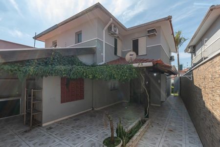 Casa de condomínio à venda com 120m², 3 quartos e 2 vagas Casa de condomínio à venda com 120m², 3 quartos e 2 vagasQuintal