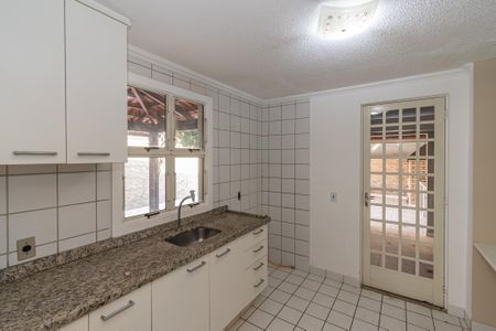 Casa de condomínio à venda com 120m², 3 quartos e 2 vagas Casa de condomínio à venda com 120m², 3 quartos e 2 vagasCozinha