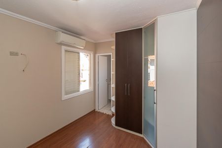 Casa de condomínio à venda com 120m², 3 quartos e 2 vagas Casa de condomínio à venda com 120m², 3 quartos e 2 vagasSuite
