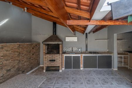 Casa de condomínio à venda com 120m², 3 quartos e 2 vagas Casa de condomínio à venda com 120m², 3 quartos e 2 vagasVaranda Gourmet