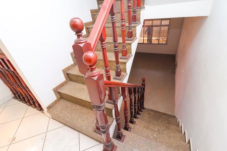 Casa à venda com 155m², 3 quartos e 2 vagasEscada