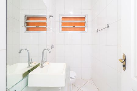 Casa à venda com 155m², 3 quartos e 2 vagasBanheiro 1