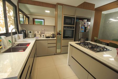 Casa à venda com 330m², 4 quartos e 3 vagas