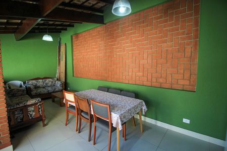 Casa à venda com 330m², 4 quartos e 3 vagas