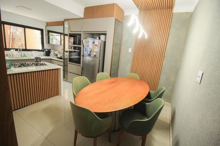Casa à venda com 330m², 4 quartos e 3 vagas