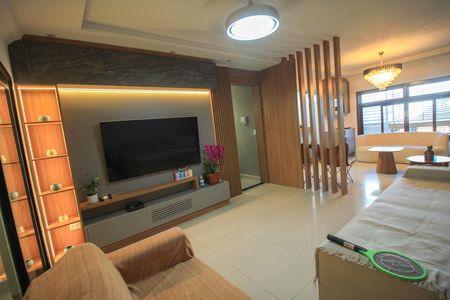 Casa à venda com 4 quartos, 330m² em Chácara Tatuapé, São Paulo