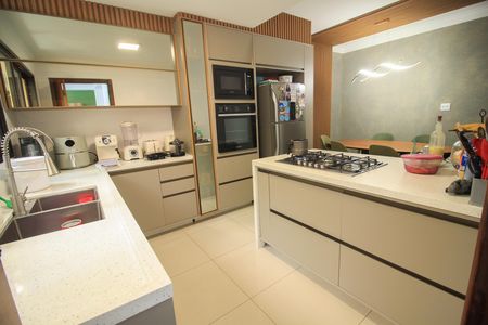 Casa à venda com 330m², 4 quartos e 3 vagas