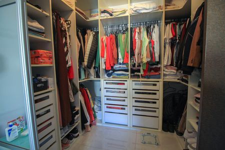 Casa à venda com 330m², 4 quartos e 3 vagas
