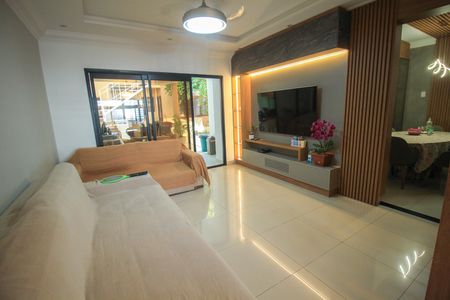 Casa à venda com 330m², 4 quartos e 3 vagas