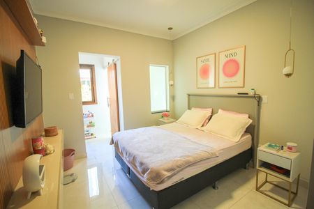 Casa à venda com 330m², 4 quartos e 3 vagas