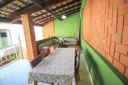 Casa à venda com 330m², 4 quartos e 3 vagas