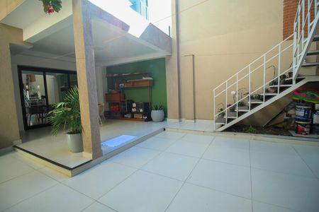 Casa à venda com 330m², 4 quartos e 3 vagas