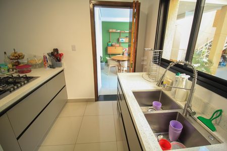 Casa à venda com 330m², 4 quartos e 3 vagas