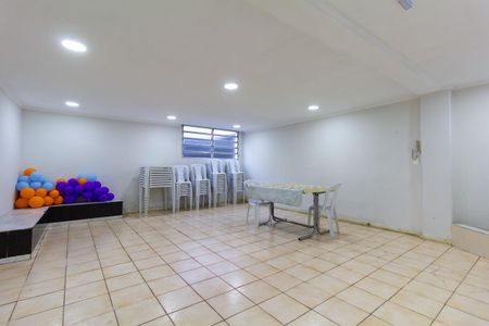 Apartamento à venda com 61m², 2 quartos e 1 vaga Apartamento à venda com 61m², 2 quartos e 1 vagaÁrea comum - Salão de festas