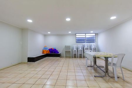 Apartamento à venda com 61m², 2 quartos e 1 vaga Apartamento à venda com 61m², 2 quartos e 1 vagaÁrea comum - Salão de festas
