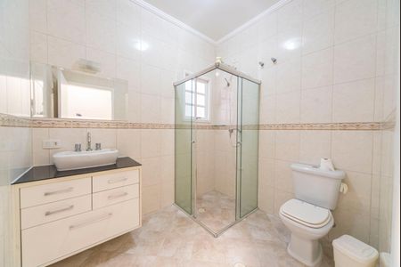 Casa à venda com 249m², 3 quartos e 7 vagas Casa à venda com 249m², 3 quartos e 7 vagasBanheiro Social