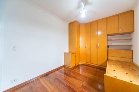 Casa à venda com 249m², 3 quartos e 7 vagas Casa à venda com 249m², 3 quartos e 7 vagasQuarto 2