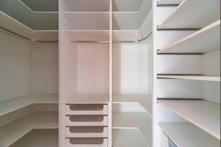Casa à venda com 249m², 3 quartos e 7 vagas Casa à venda com 249m², 3 quartos e 7 vagasCloset do Quarto 3