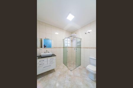 Casa à venda com 249m², 3 quartos e 7 vagas Casa à venda com 249m², 3 quartos e 7 vagasBanheiro Social 2