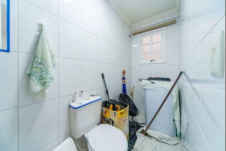 Casa à venda com 249m², 3 quartos e 7 vagas Casa à venda com 249m², 3 quartos e 7 vagasBanheiro de serviço