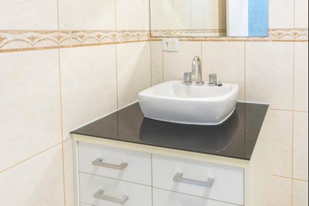 Casa à venda com 249m², 3 quartos e 7 vagas Casa à venda com 249m², 3 quartos e 7 vagasBanheiro Social 2