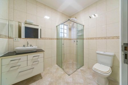 Casa à venda com 249m², 3 quartos e 7 vagas Casa à venda com 249m², 3 quartos e 7 vagasBanheiro Social 2