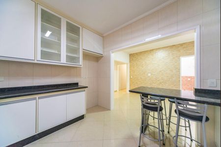 Casa à venda com 249m², 3 quartos e 7 vagas Casa à venda com 249m², 3 quartos e 7 vagasCozinha