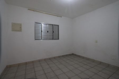Quarto 1 de casa para alugar com 2 quartos, 180m² em Jardim Mimar, São Paulo