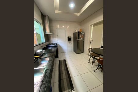 Cozinha de casa para alugar com 6 quartos, 411m² em Jardim Acapulco, Guarujá