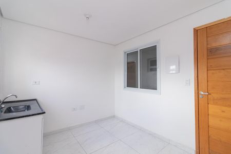 Sala/Cozinha de apartamento para alugar com 1 quarto, 30m² em Cidade Antônio Estêvão de Carvalho, São Paulo