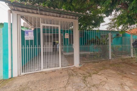 Casa à venda com 250m², 3 quartos e 4 vagas Casa à venda com 250m², 3 quartos e 4 vagasFachada/placa
