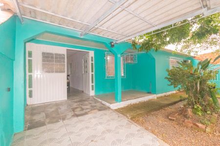 Fachada de casa à venda com 3 quartos, 250m² em Guajuviras, Canoas