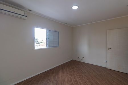 Casa para alugar com 250m², 4 quartos e 4 vagas Casa para alugar com 250m², 4 quartos e 4 vagasSuíte 2