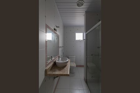 Casa para alugar com 250m², 4 quartos e 4 vagas Casa para alugar com 250m², 4 quartos e 4 vagasBanheiro
