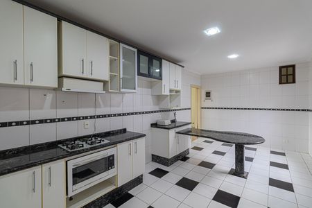 Casa para alugar com 250m², 4 quartos e 4 vagas Casa para alugar com 250m², 4 quartos e 4 vagasCozinha