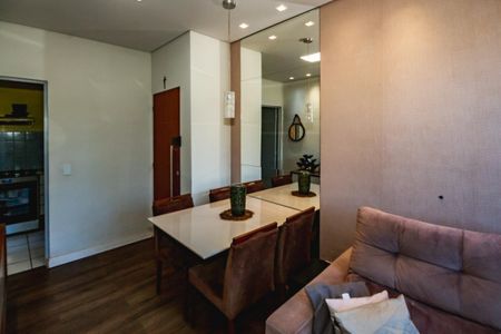 Apartamento à venda com 2 quartos, 48m² em Heliópolis, Belo Horizonte