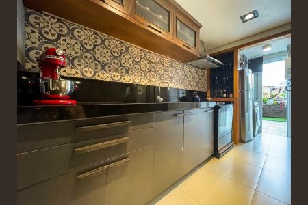Cozinha de apartamento para alugar com 2 quartos, 70m² em Chácara das Pedras, Porto Alegre