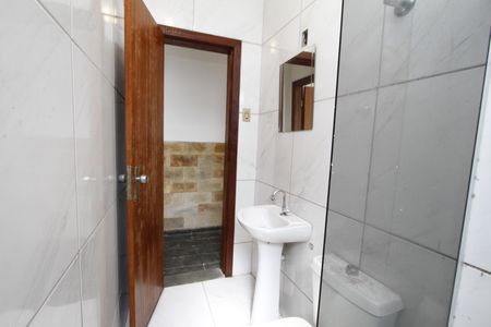 Casa para alugar com 120m², 3 quartos e sem vaga banheiro 