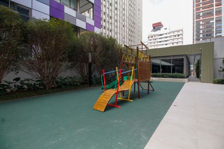 Apartamento à venda com 187m², 3 quartos e 3 vagas Apartamento à venda com 187m², 3 quartos e 3 vagasÁrea Comum - Playground