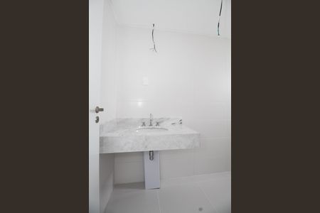 Apartamento à venda com 187m², 3 quartos e 3 vagas Apartamento à venda com 187m², 3 quartos e 3 vagasBanheiro da Suíte 1