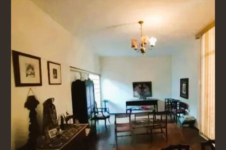 Casa para alugar com 244m², 4 quartos e 4 vagas Casa para alugar com 244m², 4 quartos e 4 vagasSala