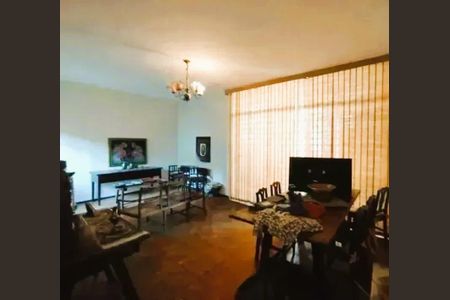 Casa para alugar com 244m², 4 quartos e 4 vagas Casa para alugar com 244m², 4 quartos e 4 vagasSala